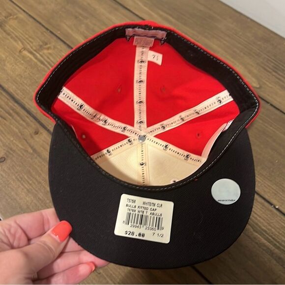 Chicago Bulls Reebok fitted baseball hat 7 1/2 NWT - Picture 6 of 9